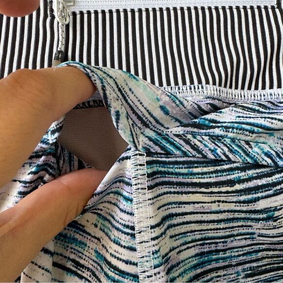 Lululemon Speed Shorts Women’s Size 6 Blurry Belle Blue Purple Black Striped Run - Picture 9 of 12